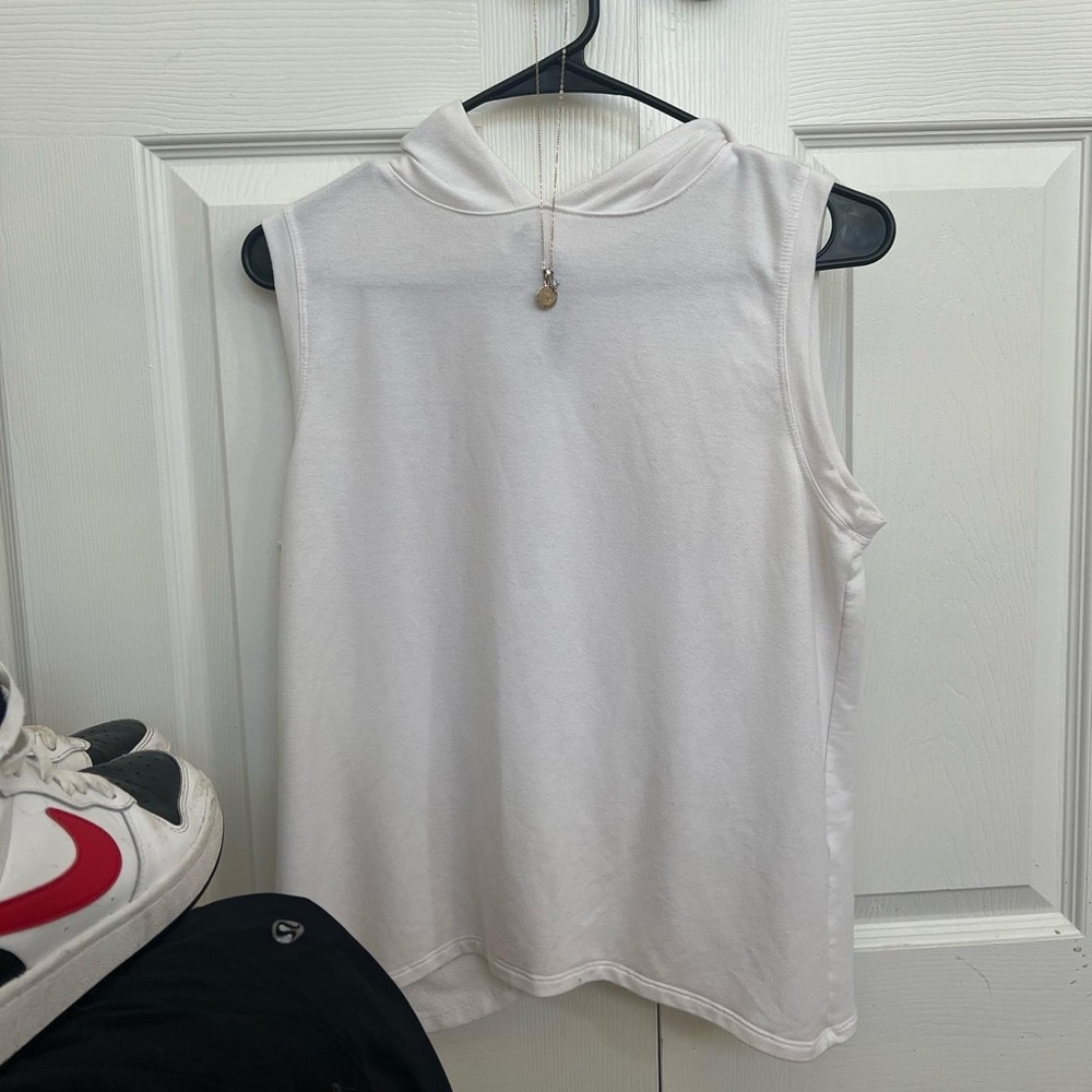 white hooded tank